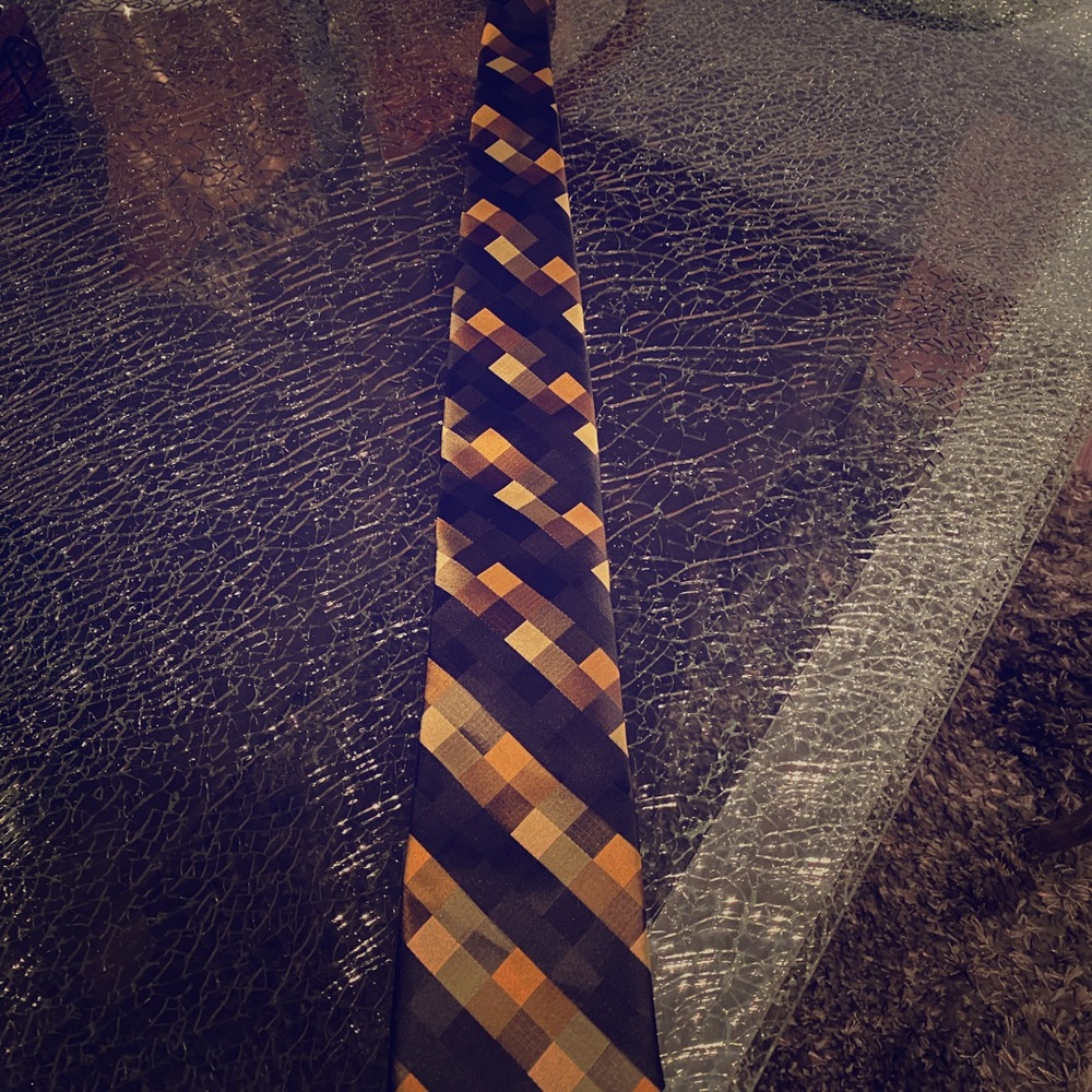 Classy Tie and Hanky set - Look at the pattern..